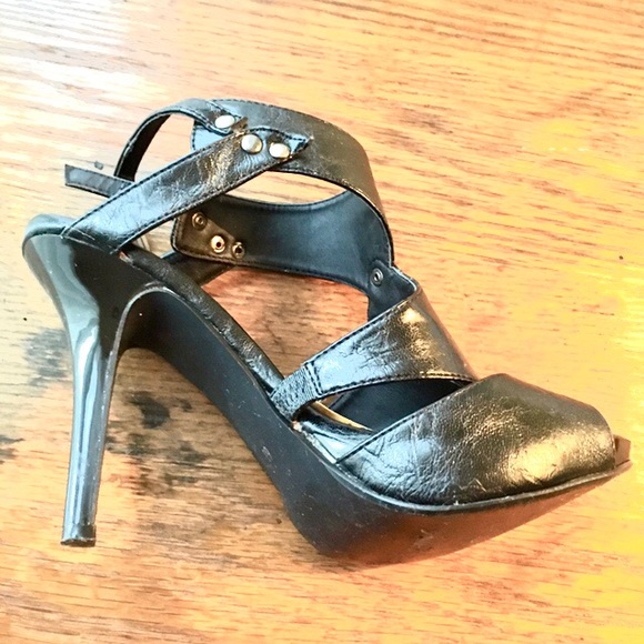 Le Chateau black faux leather heels - Picture 10 of 12